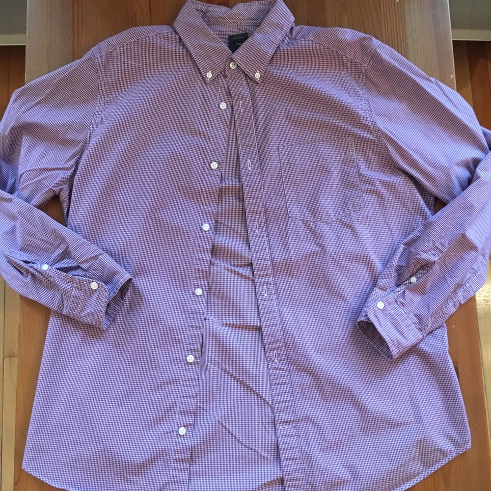 XL GAP BUTTON DOWN CHECKERED SHIRT